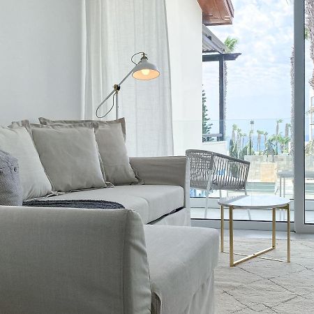 Phaedrus Living Seaview Modern Flat Limnaria 134 Apartment Paphos Bagian luar foto