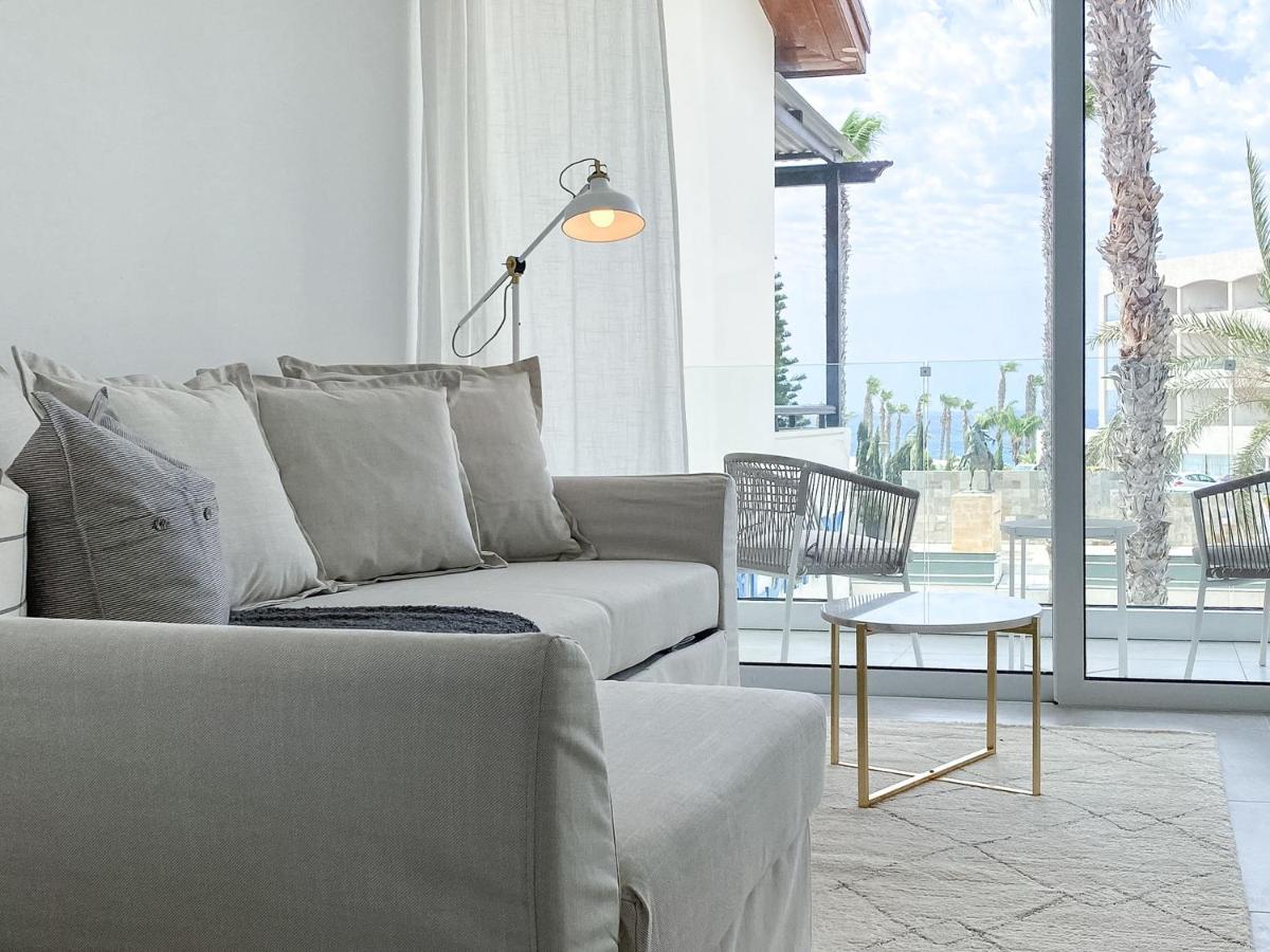 Phaedrus Living Seaview Modern Flat Limnaria 134 Apartment Paphos Bagian luar foto