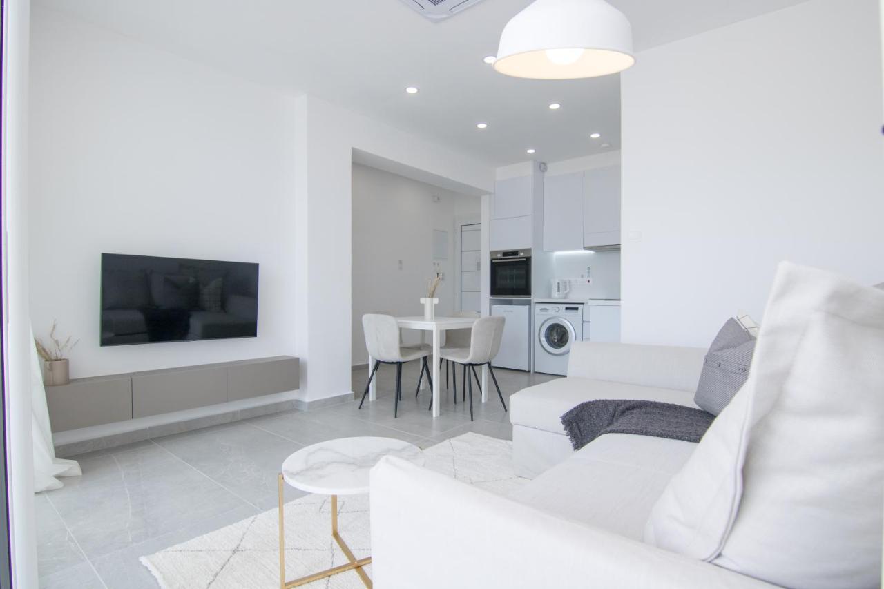 Phaedrus Living Seaview Modern Flat Limnaria 134 Apartment Paphos Bagian luar foto